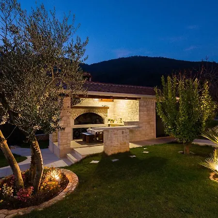 Stonegate Estate - Bonus, Dvije Jedna Cijena!