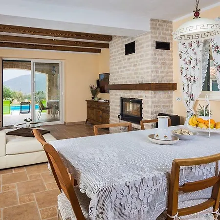 Stonegate Estate - Bonus, Dvije Jedna Cijena! Villa *