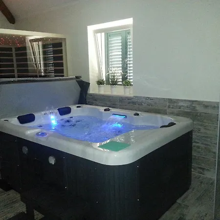 Stonegate Estate - Bonus, Dvije Jedna Cijena! Opatija