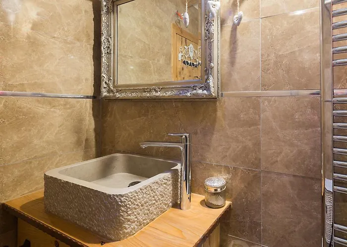 Stonegate Estate - Bonus, Dvije Jedna Cijena! 빌라